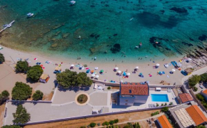 Luxury Beachfront Villa Korcula the Beach with private pool, sauna and gym at the beach on Korcula island - Prizba